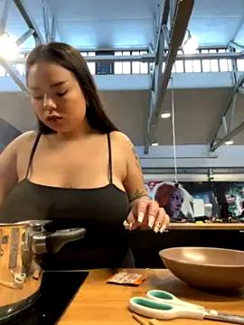 Hana-Noami from StripChat