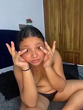 Hanna_19x from StripChat is Freechat