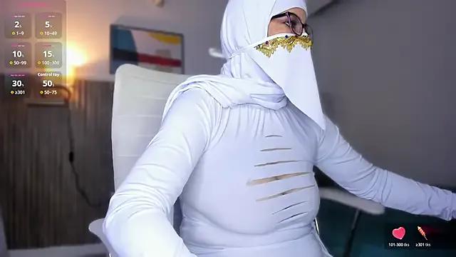 Hannaa_Dolly from StripChat is Freechat