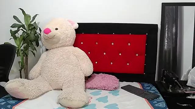 hannaashyel_12 from StripChat