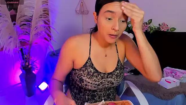 Hannah_williams1 from StripChat is Freechat