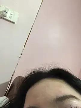 HannieBunnie from StripChat