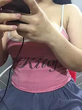 HannieBunnie from StripChat