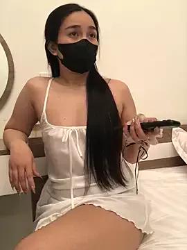 hanny_baby205 from StripChat