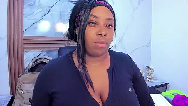 HannyMansonh from StripChat