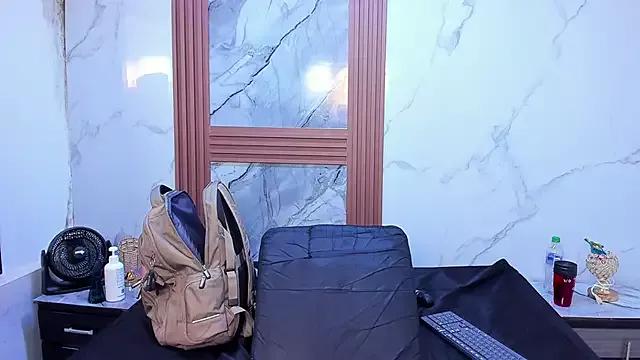 HannyMansonh from StripChat