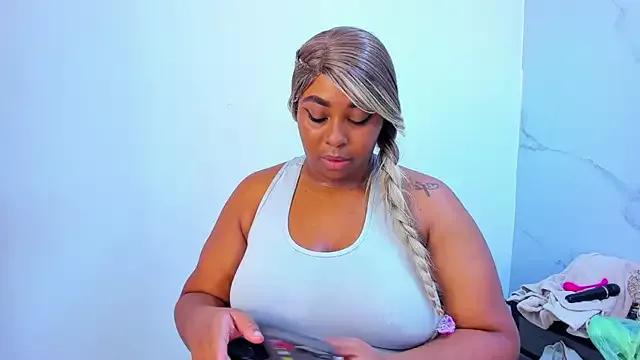 HannyMansonh from StripChat