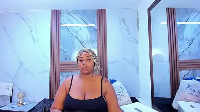 HannyMansonh from StripChat