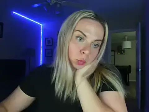 HappyIva from StripChat is Freechat