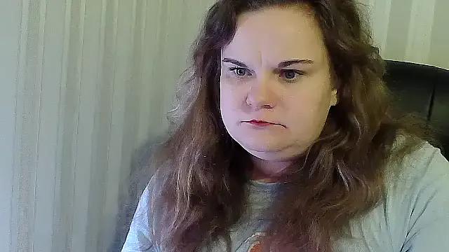 HarmonyKarera from StripChat is Freechat