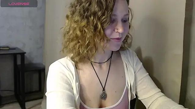harpermoss from StripChat is Freechat