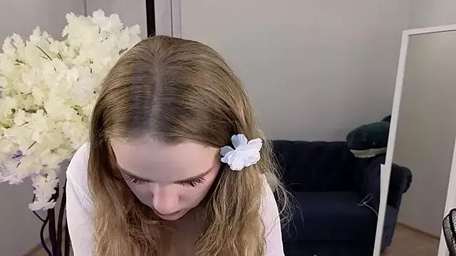 HazelWinhell from StripChat is Freechat