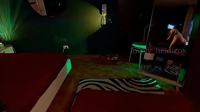 HeidiCox from StripChat is Freechat