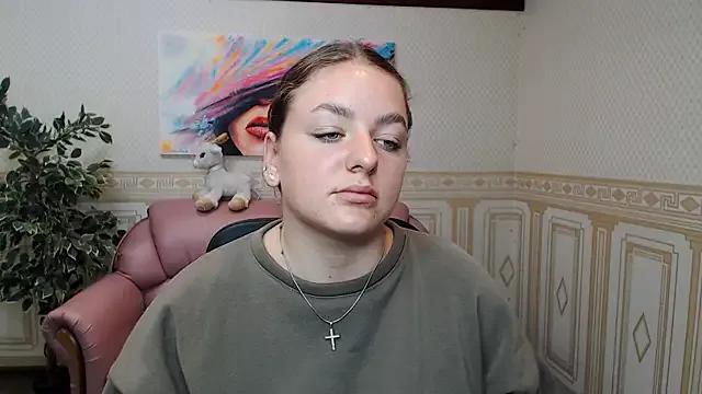 Helen_Elliot from StripChat