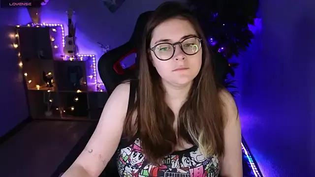 Helen_Glow from StripChat