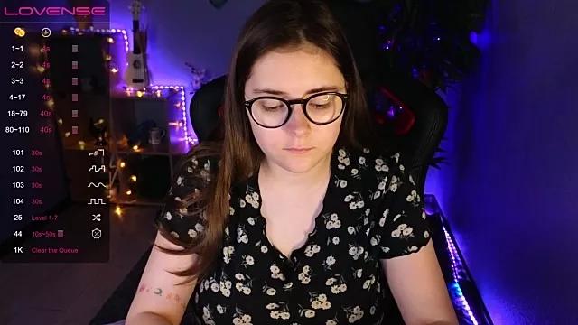 Helen_Glow from StripChat