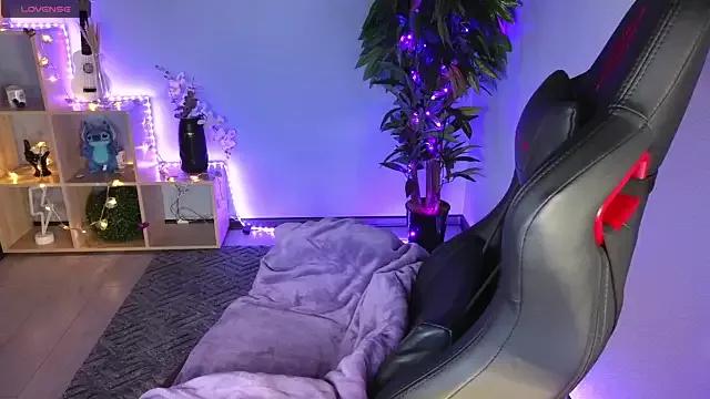 Helen_Glow from StripChat