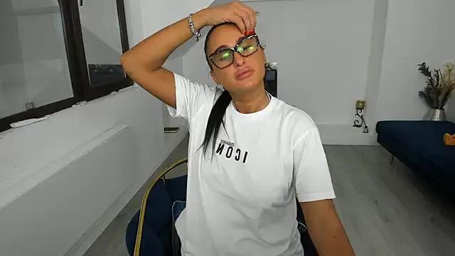 Helen_Sinn from StripChat is Freechat