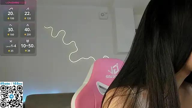 Helen_Spark from StripChat is Freechat