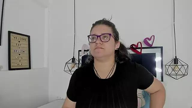 hellenflot from StripChat is Freechat