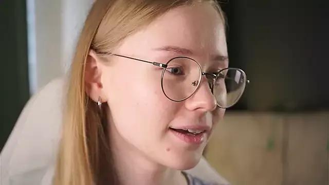Hello_Kitty_Jane from StripChat is Freechat