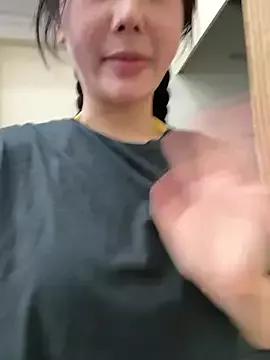 Hello_nani from StripChat is Freechat