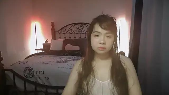 helloiamkitty from StripChat is Freechat