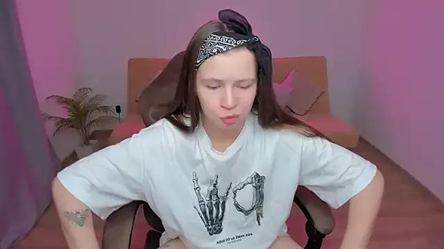 HelloRoxy from StripChat is Freechat