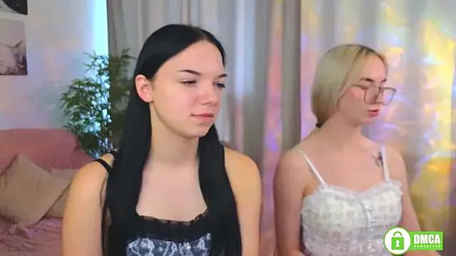 Hey_Caroline from StripChat is Freechat