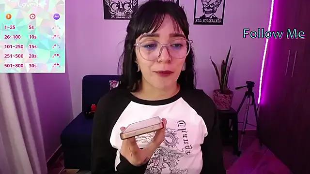 hibridaaa20 from StripChat is Freechat