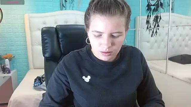 Hills_Mia from StripChat is Freechat