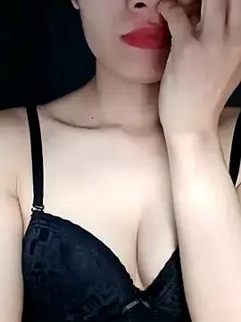 Hinna_x from StripChat