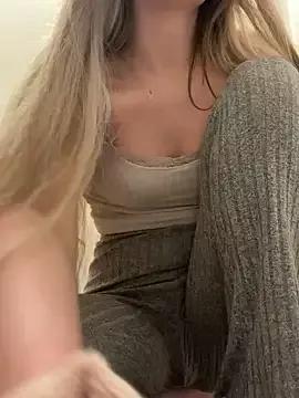 Holly-Glamour from StripChat