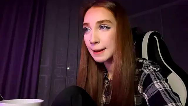 HollyPaw from StripChat is Freechat