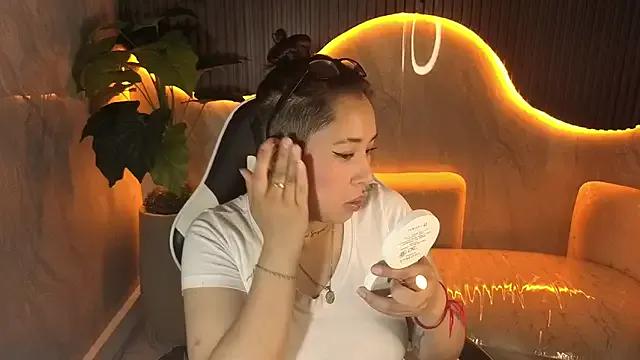 hollypeyton1_tp from StripChat is Freechat