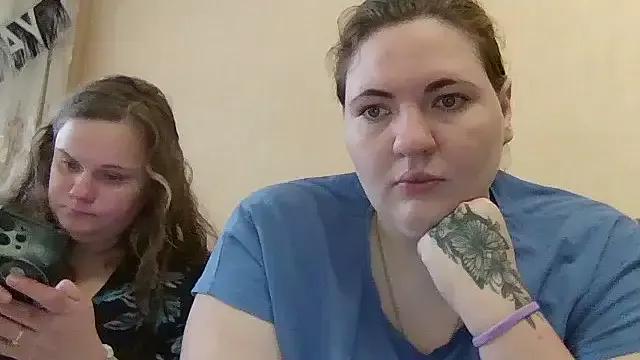 HollyXEva from StripChat
