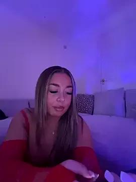 Honeyxoxxo from StripChat is Freechat
