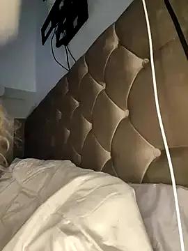 Honeyyyxo from StripChat is Freechat