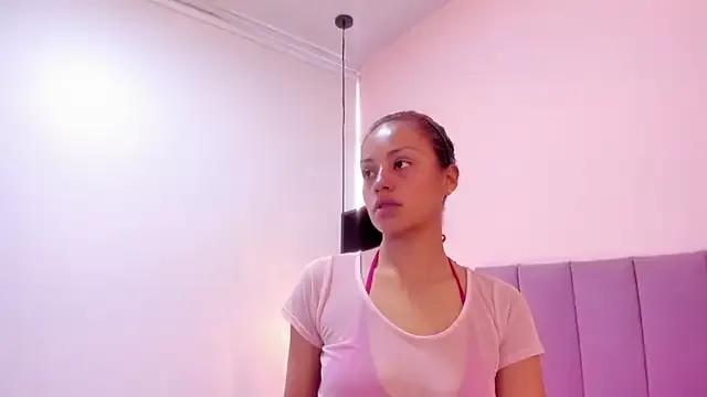 HoollyHendrix from StripChat is Freechat