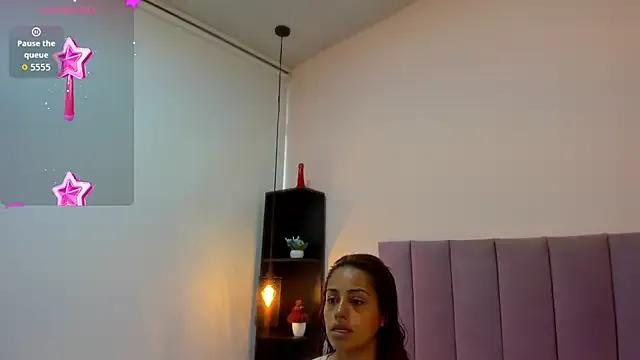 HoollyHendrix from StripChat is Freechat