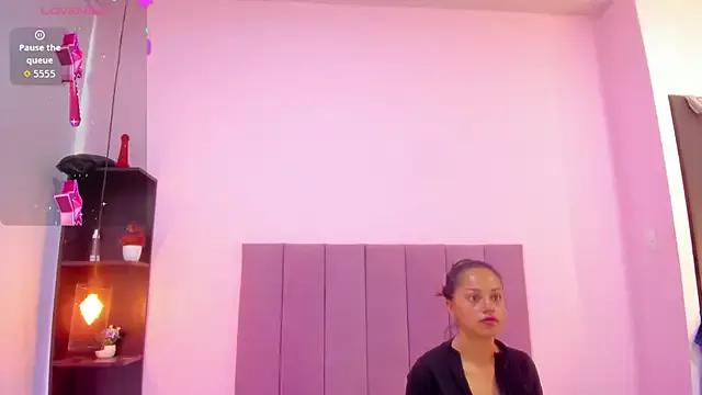 HoollyHendrix from StripChat is Freechat