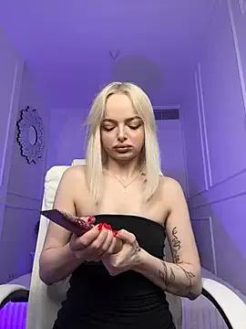 hoorny_blondie from StripChat