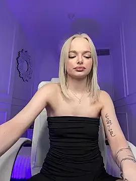 hoorny_blondie from StripChat