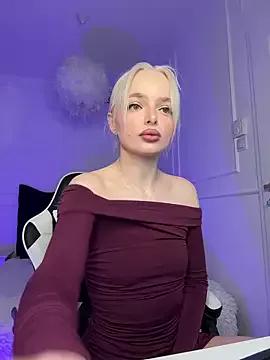 hoorny_blondie from StripChat
