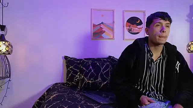 Hoot_boyss from StripChat