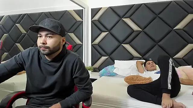 Hot_Threesomee from StripChat is Freechat