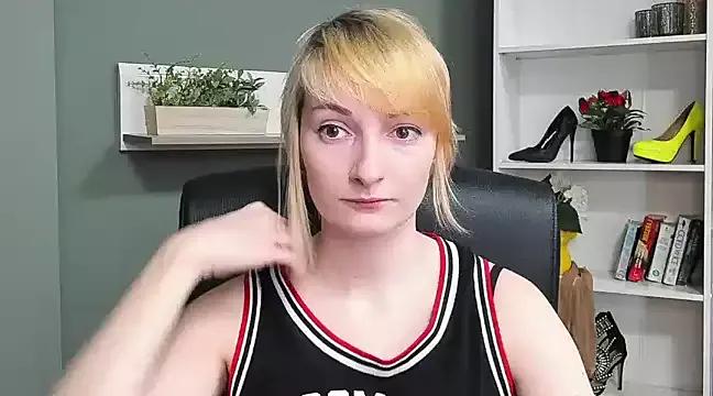 hottieBlair from StripChat
