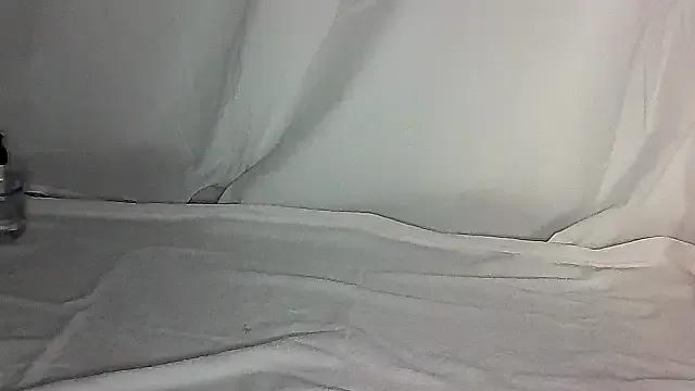 hotwoman25 from StripChat is Freechat