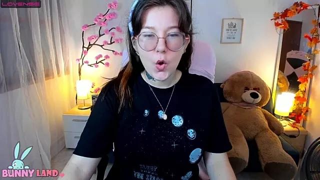 HunnyyLove from StripChat