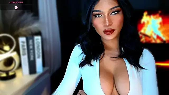 Huntress_xxx from StripChat is Freechat